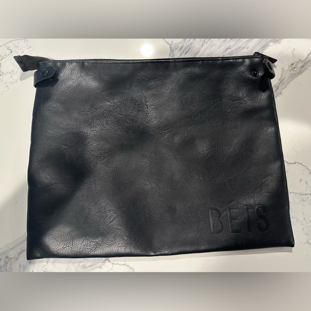 BEIS Pouch